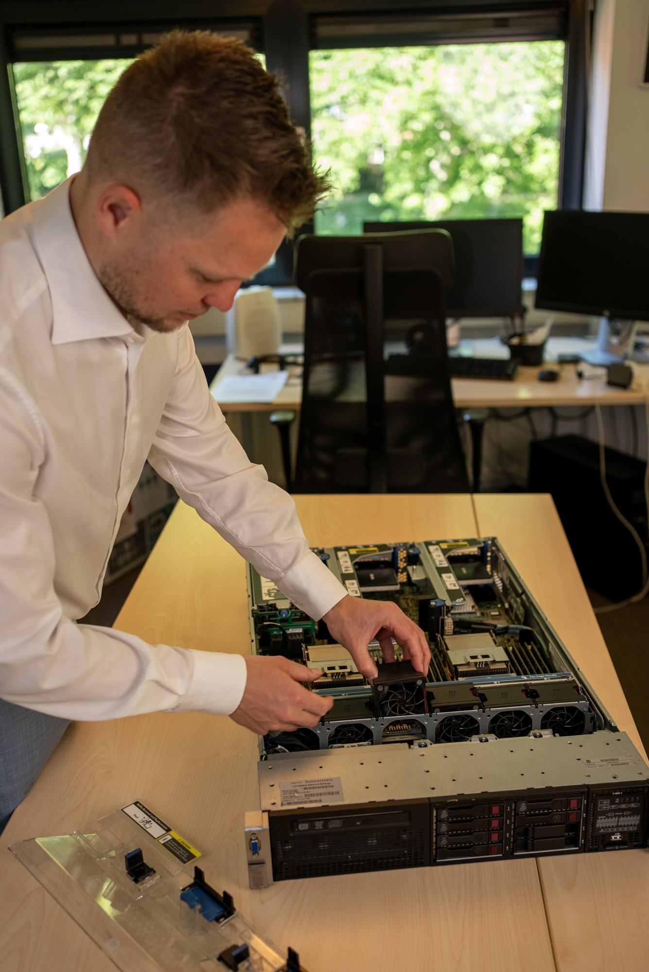 Bart - Hardware specialist